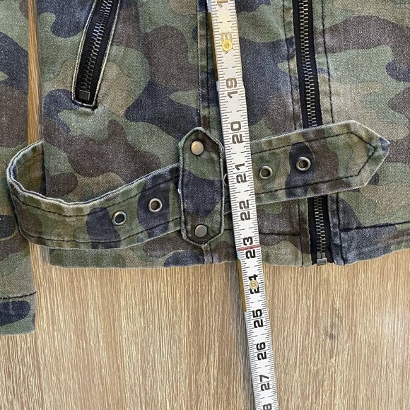 Royal Bones Jacket Women's Green Camo Sz L Goth Punk Asymmetrical  Zip Belt VTG - Picture 7 of 7